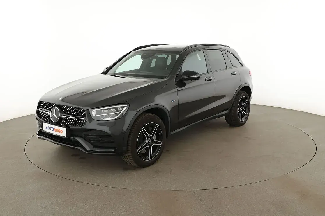 Gebraucht Mercedes GLC300e AMG line 306 PS (225 kW) 2021 SUV
