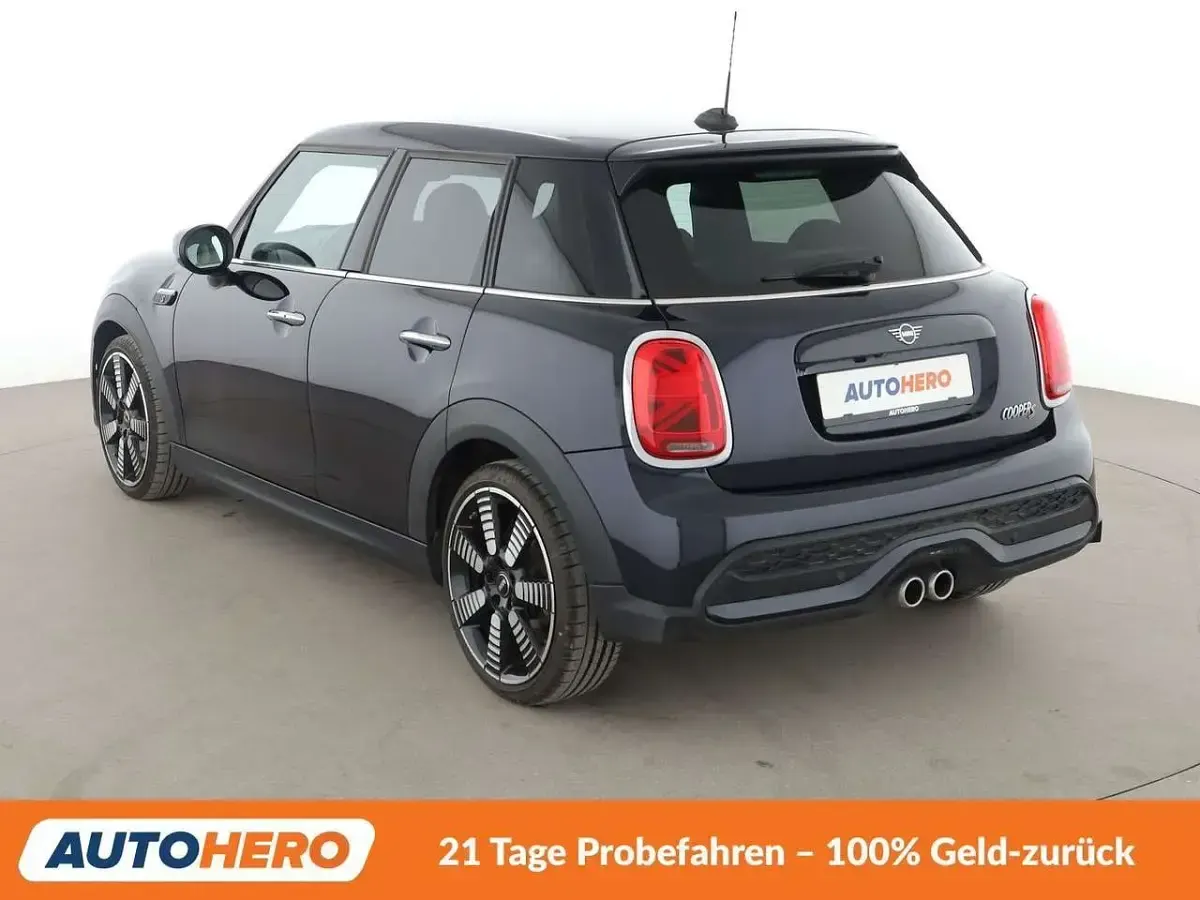 Gebraucht Mini Cooper S Classic 178 PS (130 kW) 2023 Enigmatic black Kleinwagen