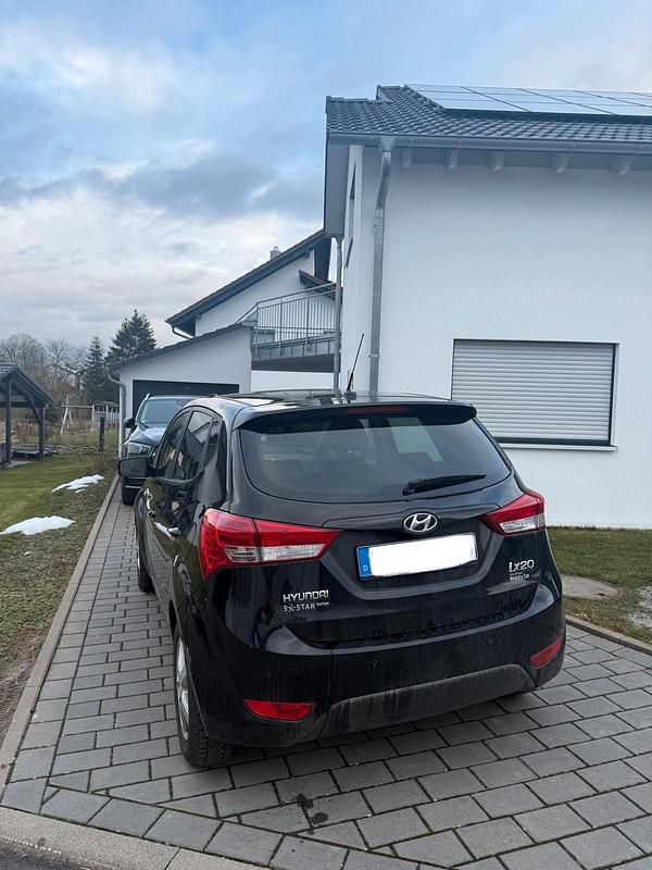 Gebraucht Hyundai ix20 90 PS (66 kW) 2012 Schwarz Kleinwagen