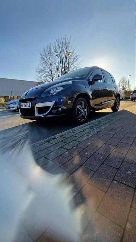 Gebraucht Renault Scénic III 76 PS (55 kW) 2010 Andere farben Van / Kleinbus
