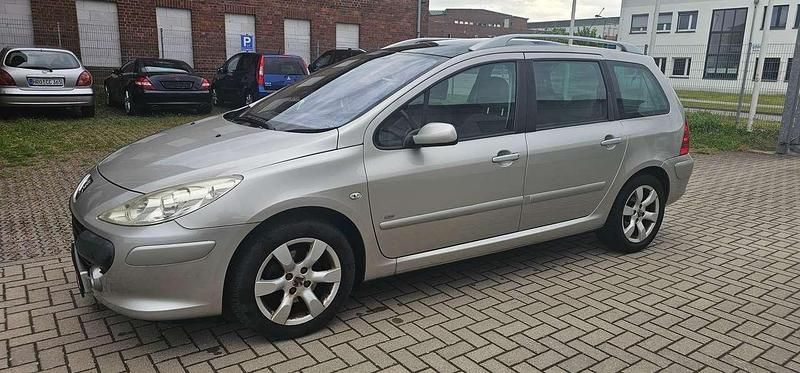 Silber Gebraucht 2006 Peugeot 307 Premium Kombi | 3.500 € (Etwas zu teuer) - Bild 1/4