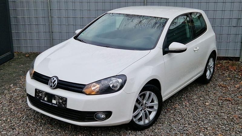 Gebraucht VW Golf VI Trendline 105 PS (77 kW) 2011 Weiß Kleinwagen