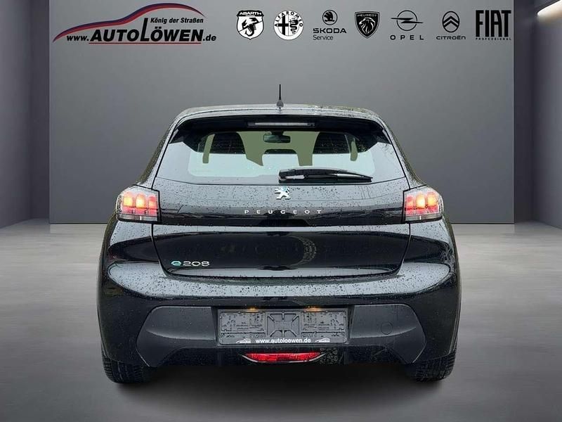 Gebraucht Peugeot e-208 Active 100 kW (136 PS) 2021 Metfa schwarz perla (schwarz) Kleinwagen