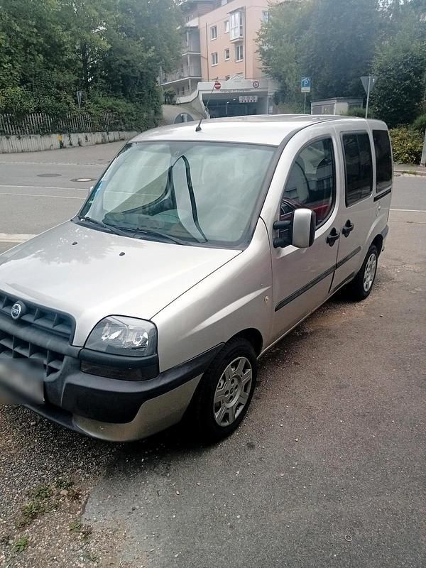Silber Gebraucht 2004 Fiat Doblò Van / Kleinbus | 999 € (Superpreis) - Bild 1/4
