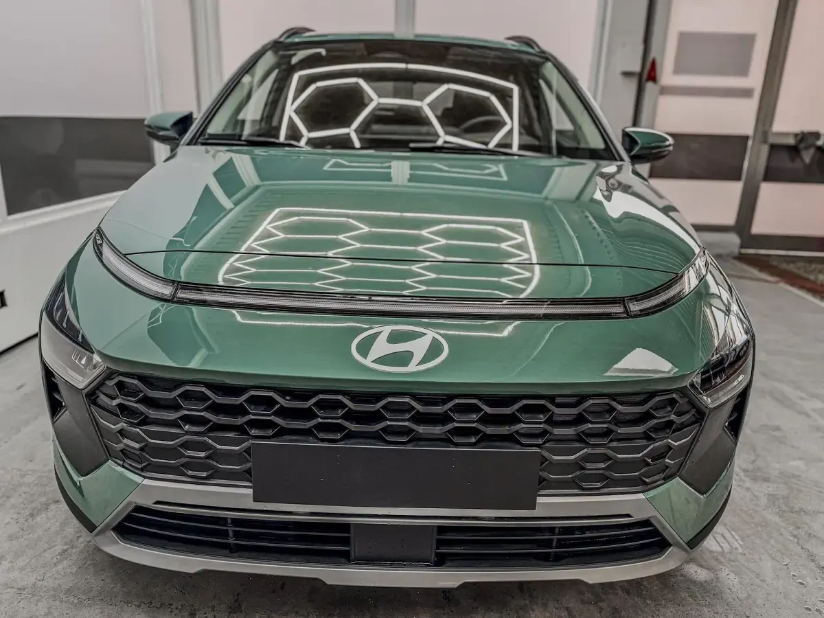 Neu Hyundai Bayon Comfort 77 PS (56 kW) 2025 Mangrove green mg2 SUV