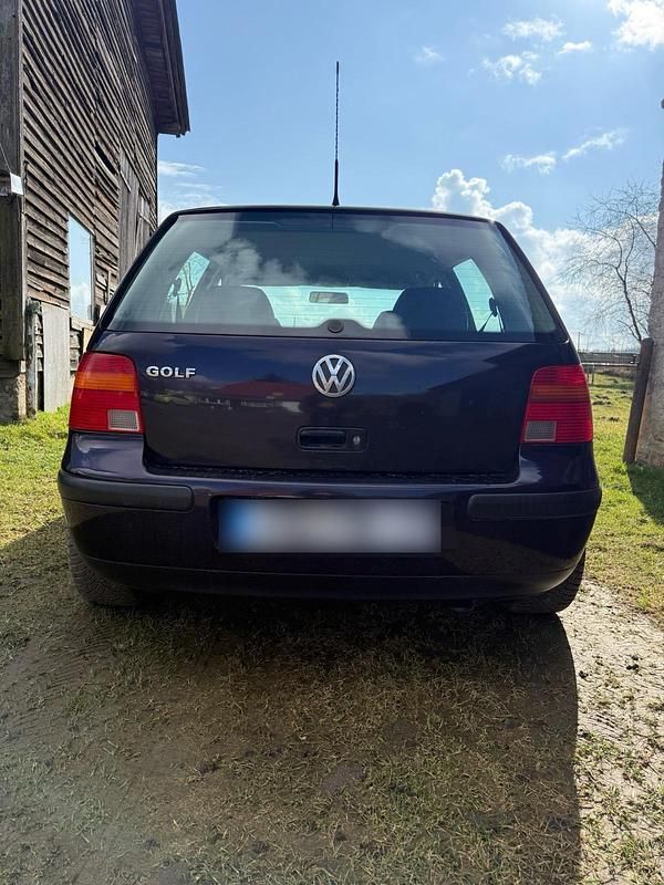 Gebraucht VW Golf IV 75 PS (55 kW) 1999 Violet Kleinwagen
