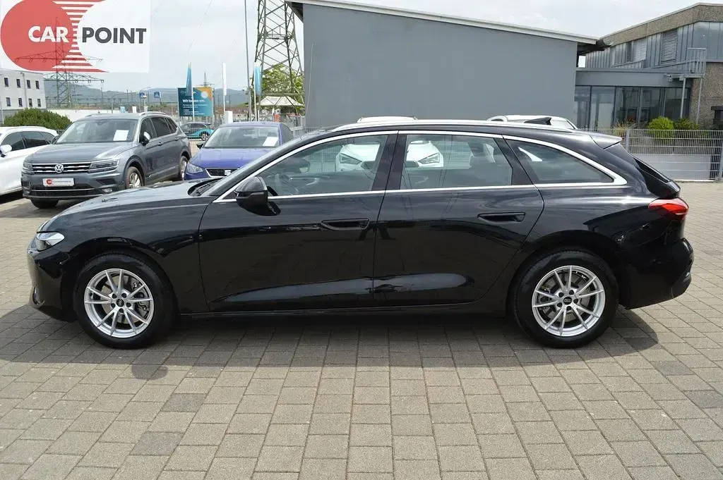 Gebraucht Audi A5 Comfort 204 PS (150 kW) 2025 Mythosschwarz metallic Kombi