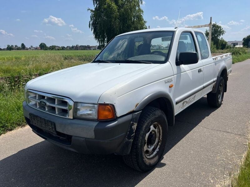 Weiß Gebraucht 2001 Ford Ranger Abholung | 2.950 € (Superpreis) - Bild 1/4