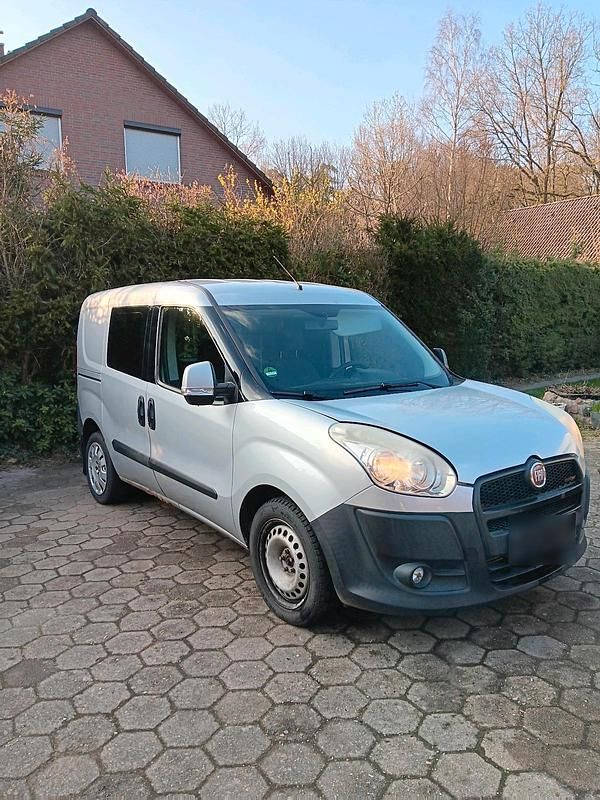 Gebraucht Fiat Doblò 101 PS (74 kW) 2011 Grau Van / Kleinbus