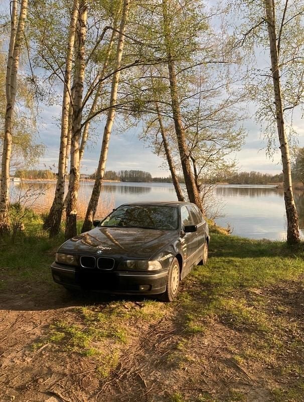 Second-hand BMW 523 180 CP (132 kW) 2000 Negru Break