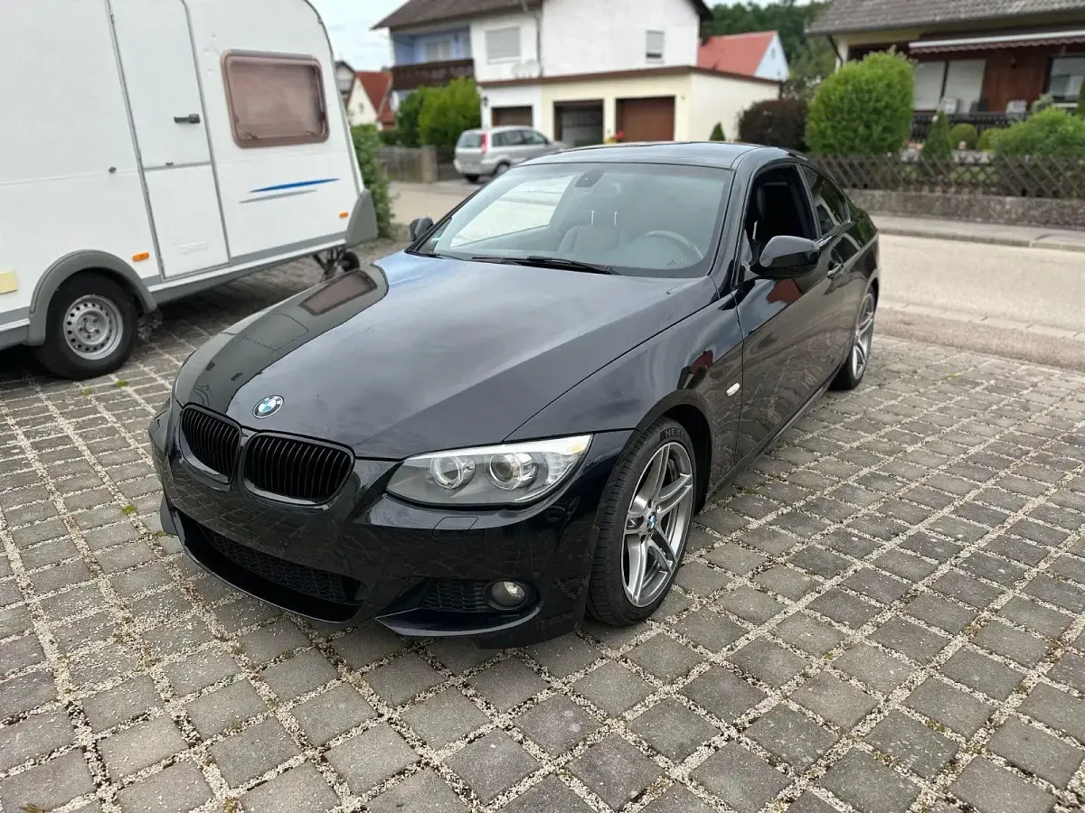 Gebraucht BMW 320 M Sport 184 PS (135 kW) 2012 Schwarz Coupé