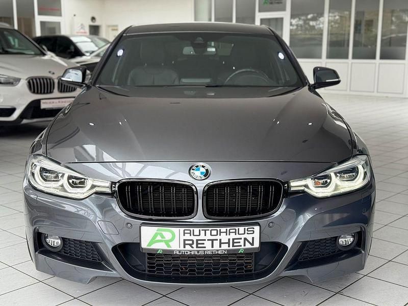 Gebraucht BMW 330 M Sport 258 PS (189 kW) 2016 Grau Kombi