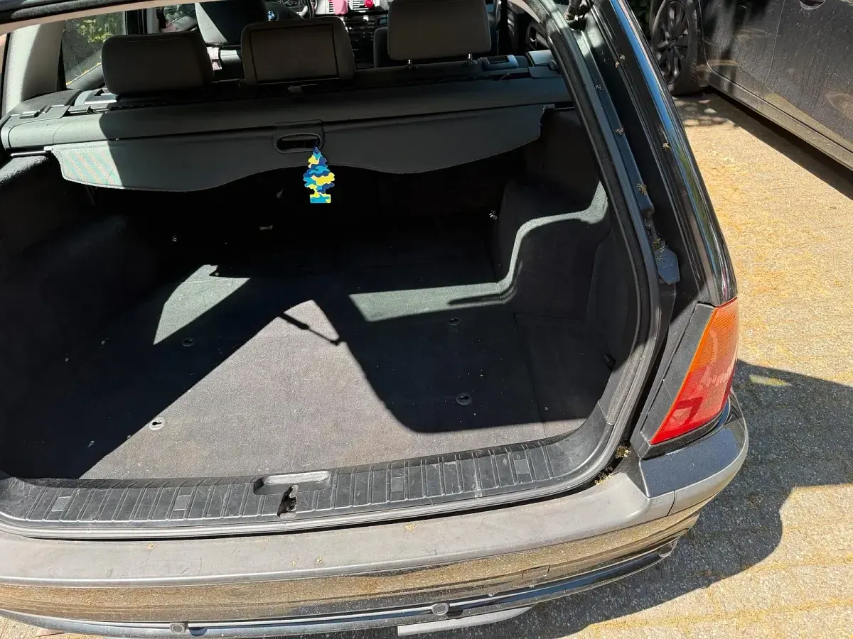 Gebraucht BMW 316 125 PS (91 kW) 2004 Schwarz Kombi