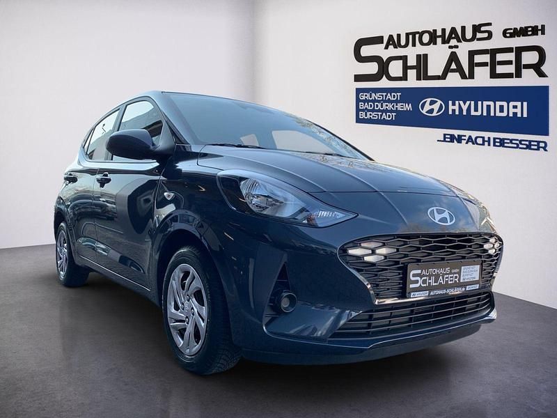 Gebraucht Hyundai i10 Select 63 PS (46 kW) 2024 Aurora grey / met Kleinwagen