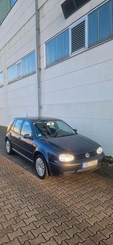 Gebraucht VW Golf IV 71 PS (52 kW) 2000 Blau Kleinwagen