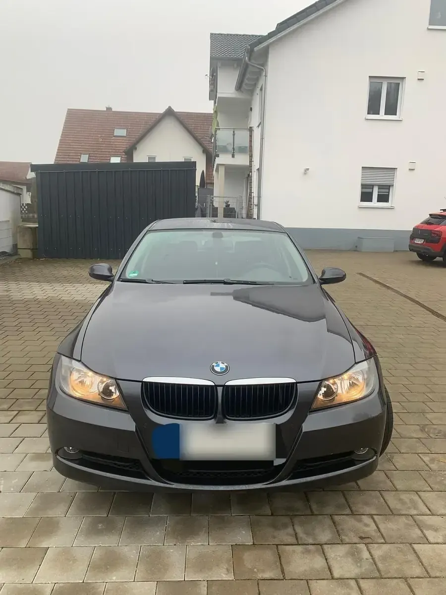 Gebraucht BMW 320 150 PS (110 kW) 2005 Grau Limousine