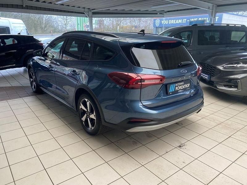 Gebraucht Ford Focus Active 116 PS (85 kW) 2024 Blau Limousine