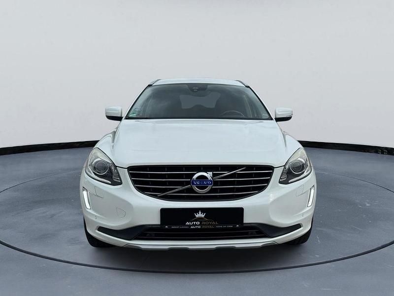 Weiß Gebraucht 2016 Volvo XC60 SUV | 17.990 € (Fairer Preis) - Bild 1/4