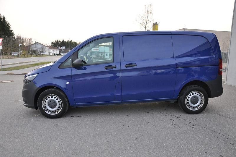 Gebraucht Mercedes Vito 163 PS (119 kW) 2019 Blau Van