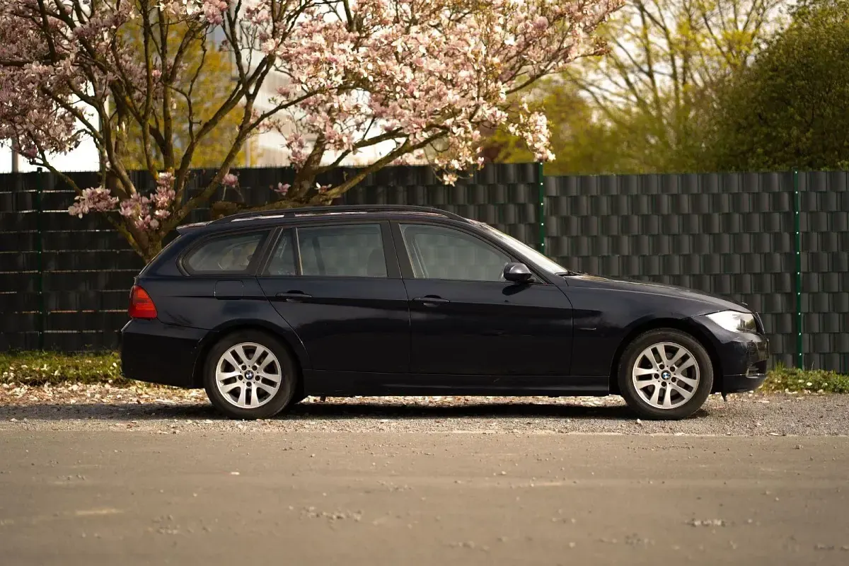 Gebraucht BMW 320 170 PS (125 kW) 2006 Blau Kombi