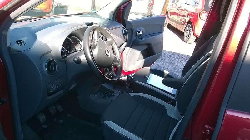 Gebraucht Dacia Lodgy Stepway 116 PS (85 kW) 2021 Kalahari rot Van / Kleinbus