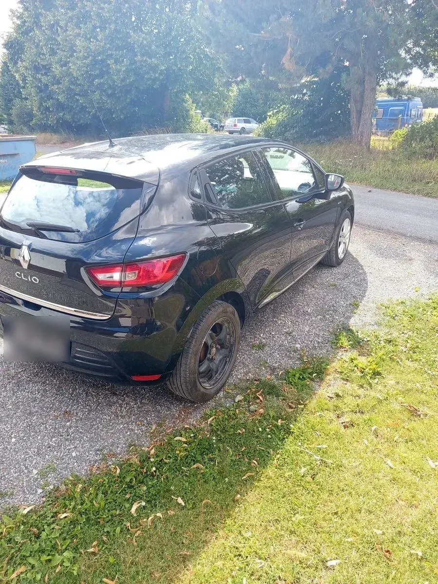 Gebraucht Renault Clio Life 73 PS (53 kW) 2018 Schwarz Kleinwagen