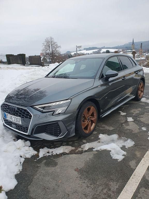 Gebraucht Audi A3 S-Line 150 PS (110 kW) 2024 Grau Limousine