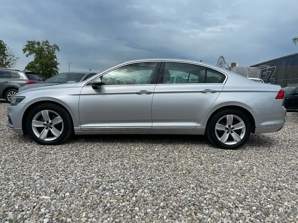 Gebraucht VW Passat Elegance 150 PS (110 kW) 2021 Silber Limousine