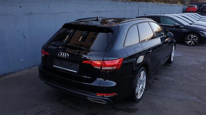 Gebraucht Audi A4 Sport 190 PS (139 kW) 2019 Schwarz Limousine
