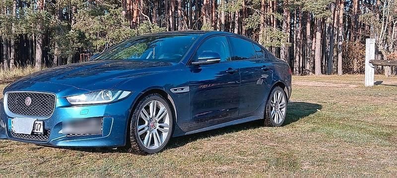 Gebraucht Jaguar XE R 180 PS (132 kW) 2015 Blau Limousine