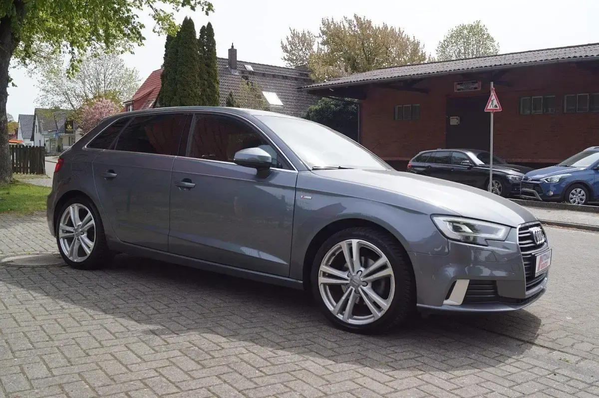 Gebraucht Audi A3 S-Line 150 PS (110 kW) 2016 Grau Limousine