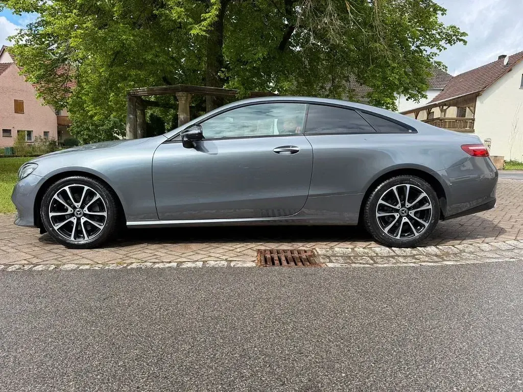 Gebraucht Mercedes E300 Avantgarde 245 PS (180 kW) 2018 Grau Coupé