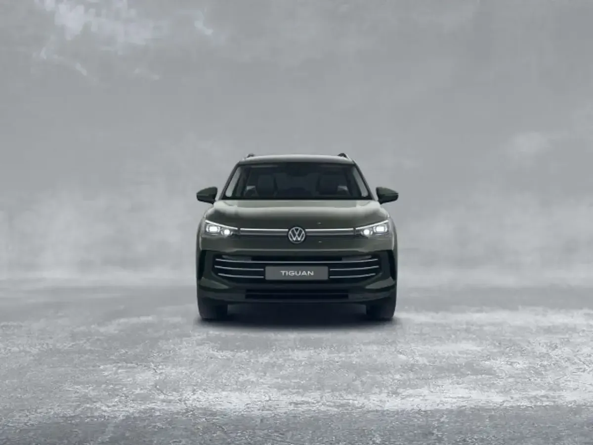 Gebraucht VW Tiguan Elegance 204 PS (150 kW) 2025 Cipressinogrün metallic SUV