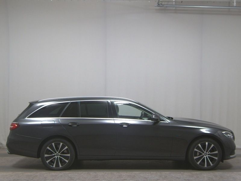 Grau Gebraucht 2021 Mercedes E300 Avantgarde Kombi | 27.980 € (Guter Preis) - Bild 1/4