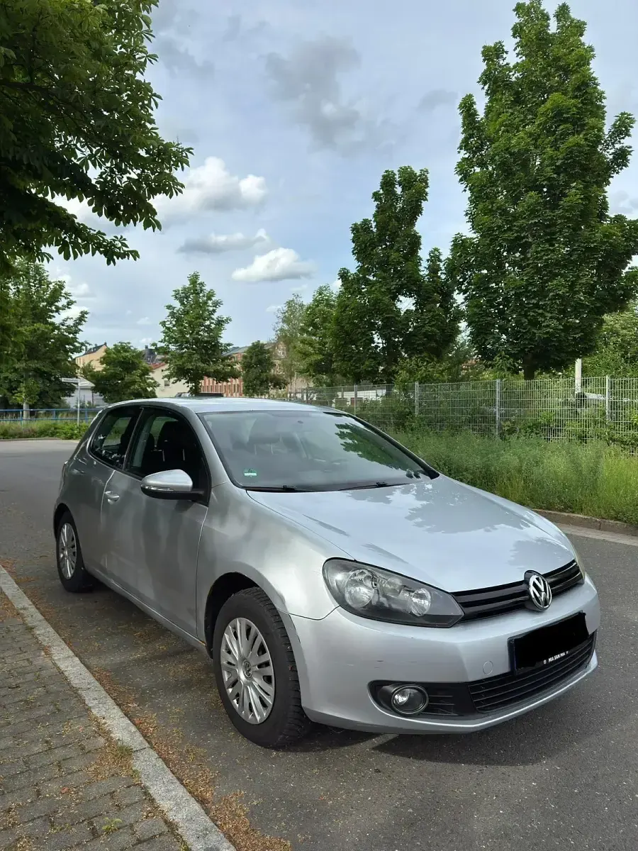 Gebraucht VW Golf VI 122 PS (89 kW) 2011 Silber Kleinwagen