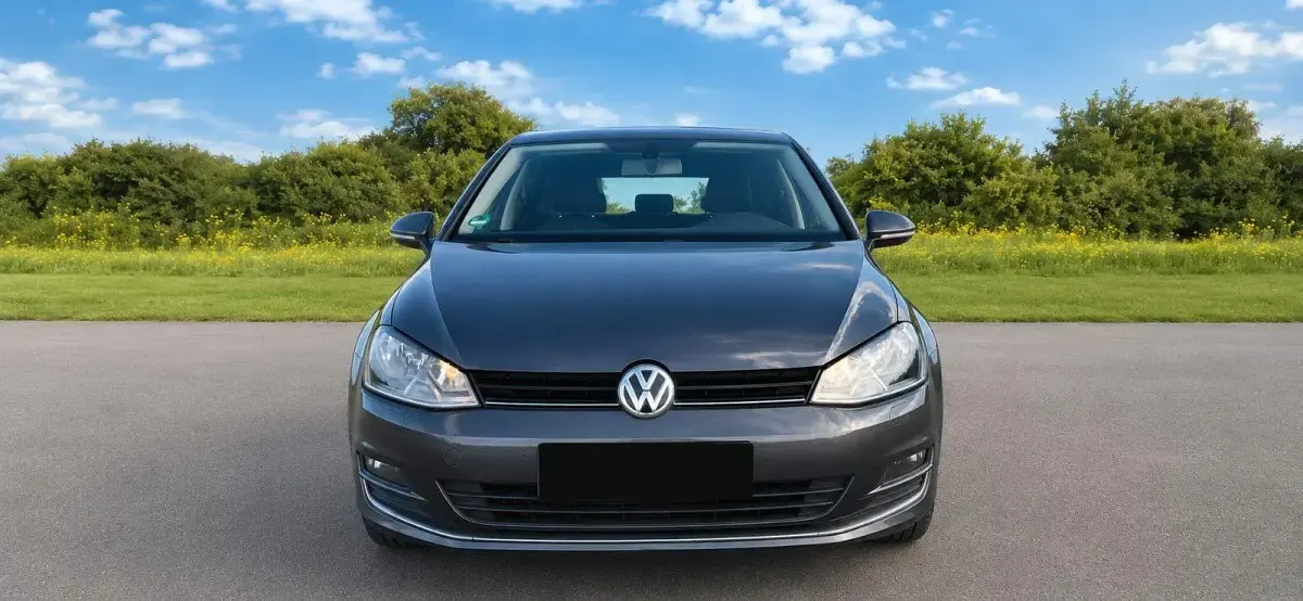 Gebraucht VW Golf VII Trendline 110 PS (80 kW) 2016 Schwarz Limousine
