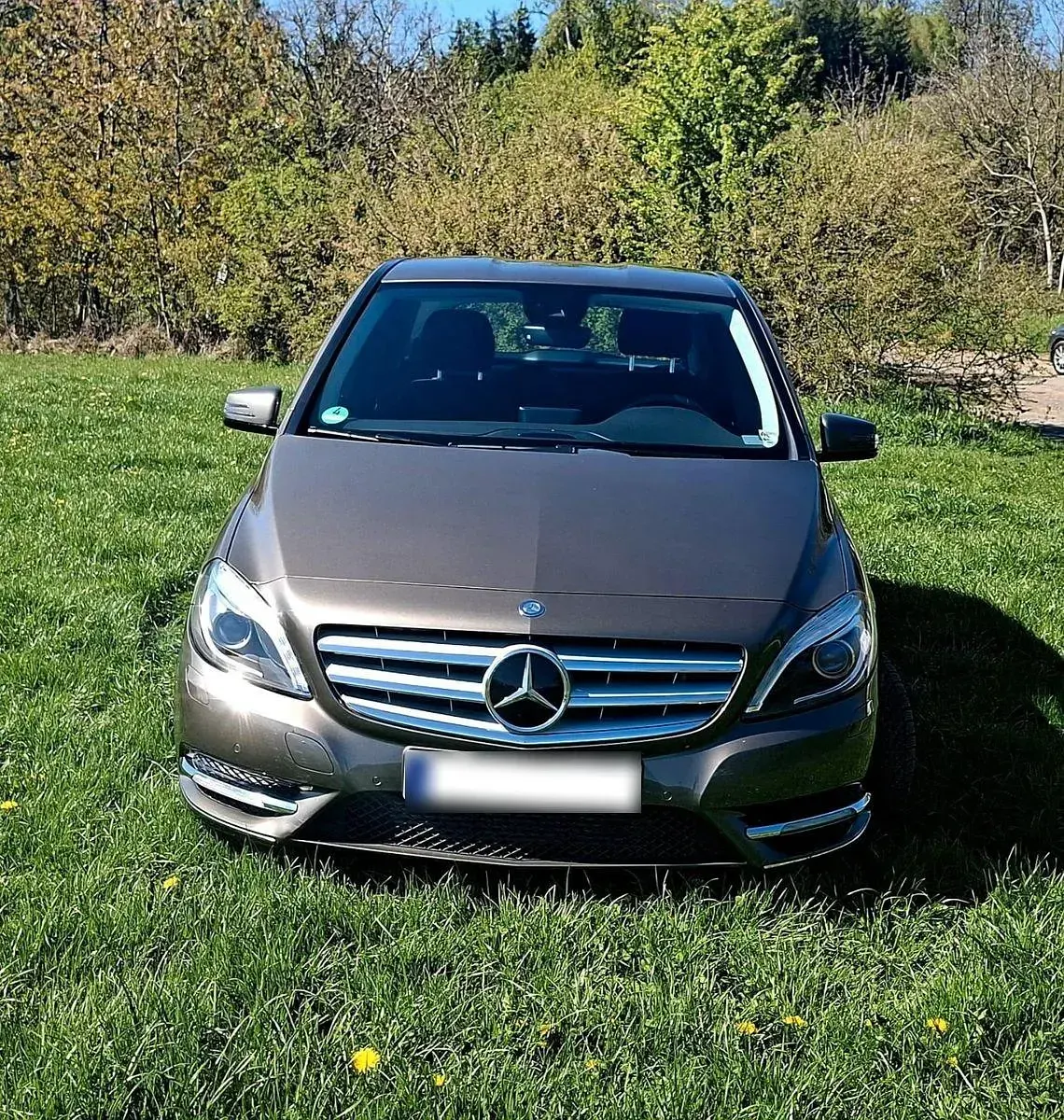 Gebraucht Mercedes B200 156 PS (114 kW) 2012 Grau Van / Kleinbus