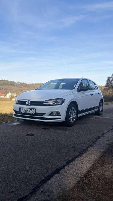 Gebraucht VW Polo Trendline 75 PS (55 kW) 2018 Weiß Kleinwagen