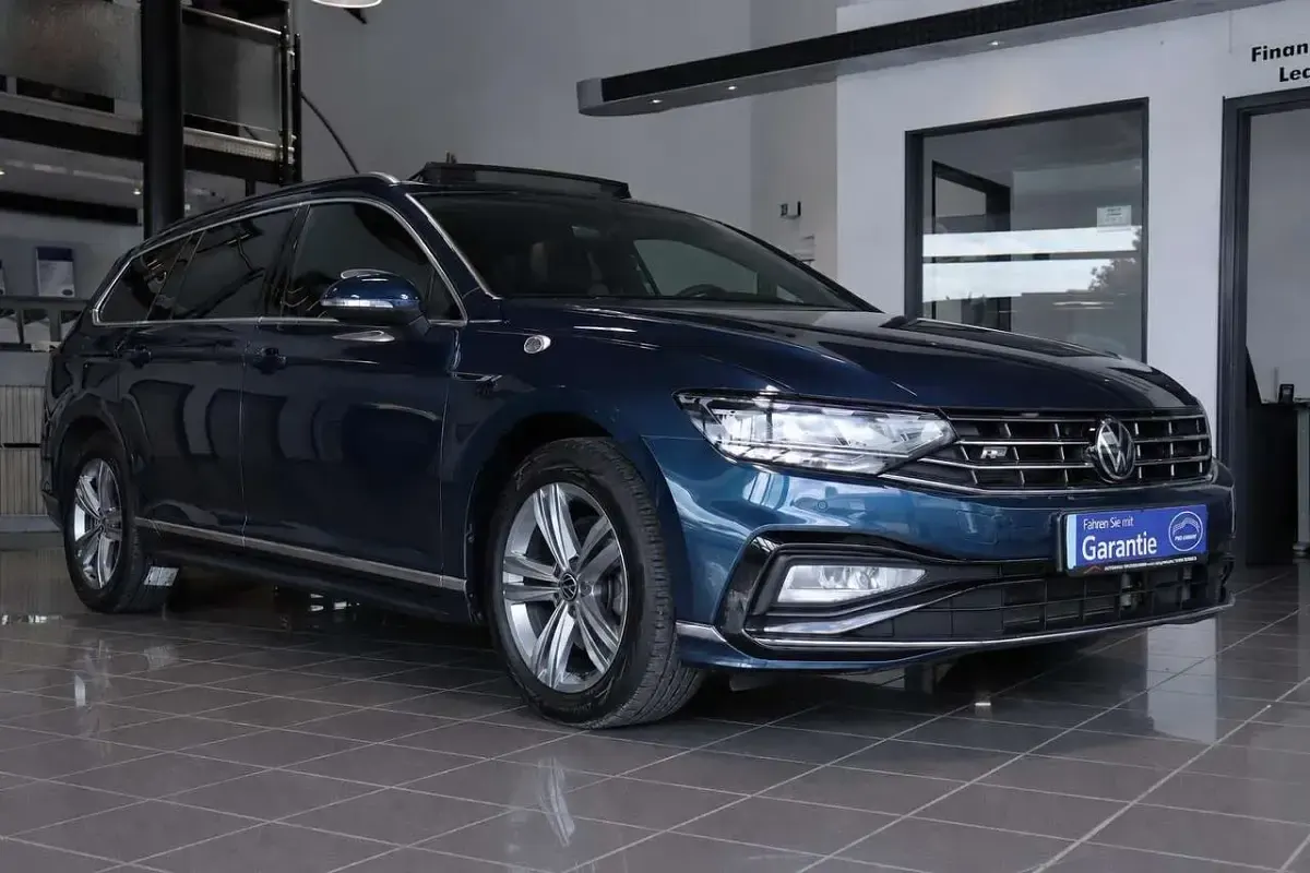 Gebraucht VW Passat Business 150 PS (110 kW) 2024 Blau Kombi