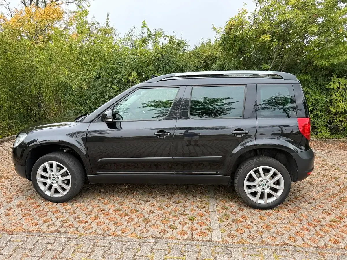 Gebraucht Skoda Yeti 122 PS (89 kW) 2011 Schwarz SUV
