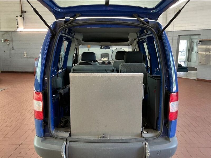 Usata VW Caddy 105 CV (77 kW) 2004 Blu Monovolume