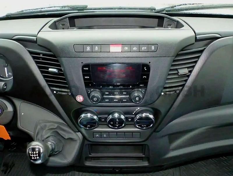 Gebraucht Iveco Daily 179 PS (131 kW) 2018 Van