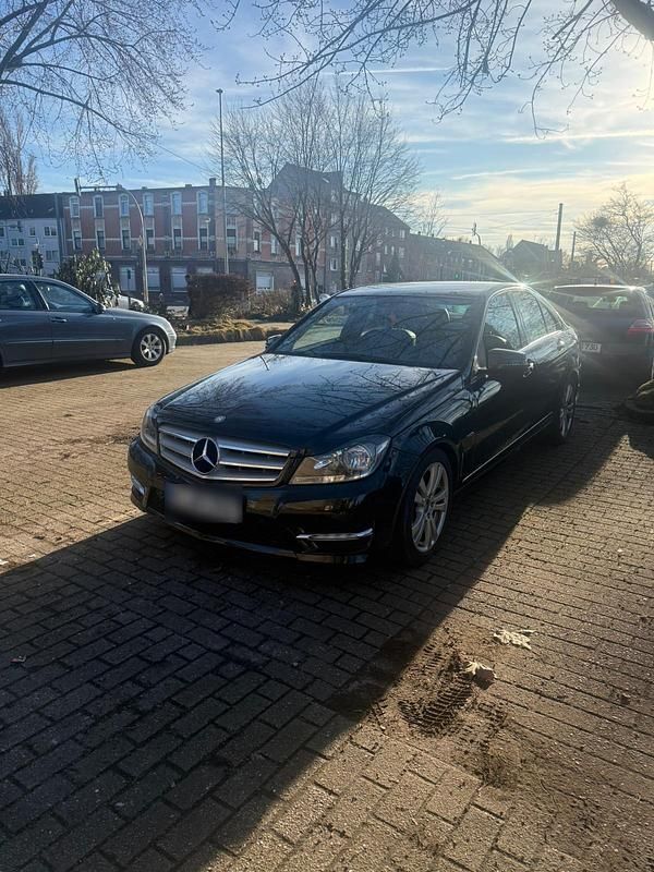 Gebraucht Mercedes 220 170 PS (125 kW) 2011 Schwarz Limousine