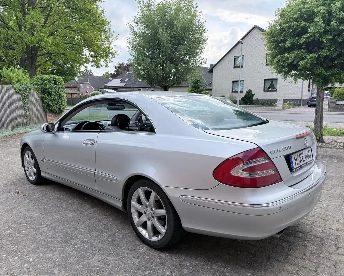 Gebraucht Mercedes CLK200 163 PS (119 kW) 2005 Silber Coupé
