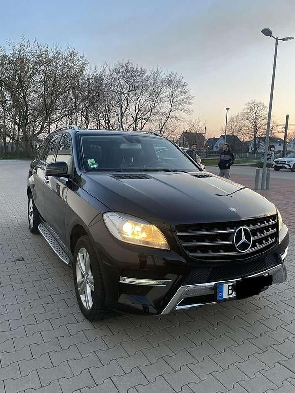 Schwarz Gebraucht 2013 Mercedes ML350 SUV | 16.950 € (Superpreis) - Bild 1/4