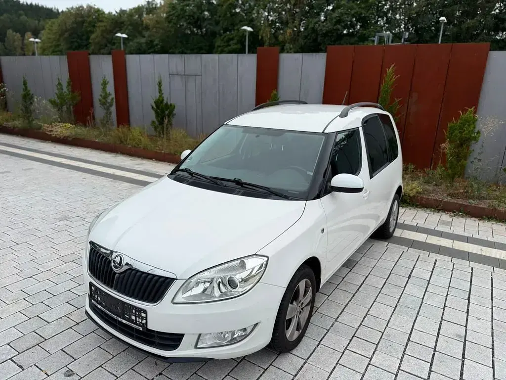 Gebraucht Skoda Roomster 86 PS (63 kW) 2014 Weiß Van / Kleinbus