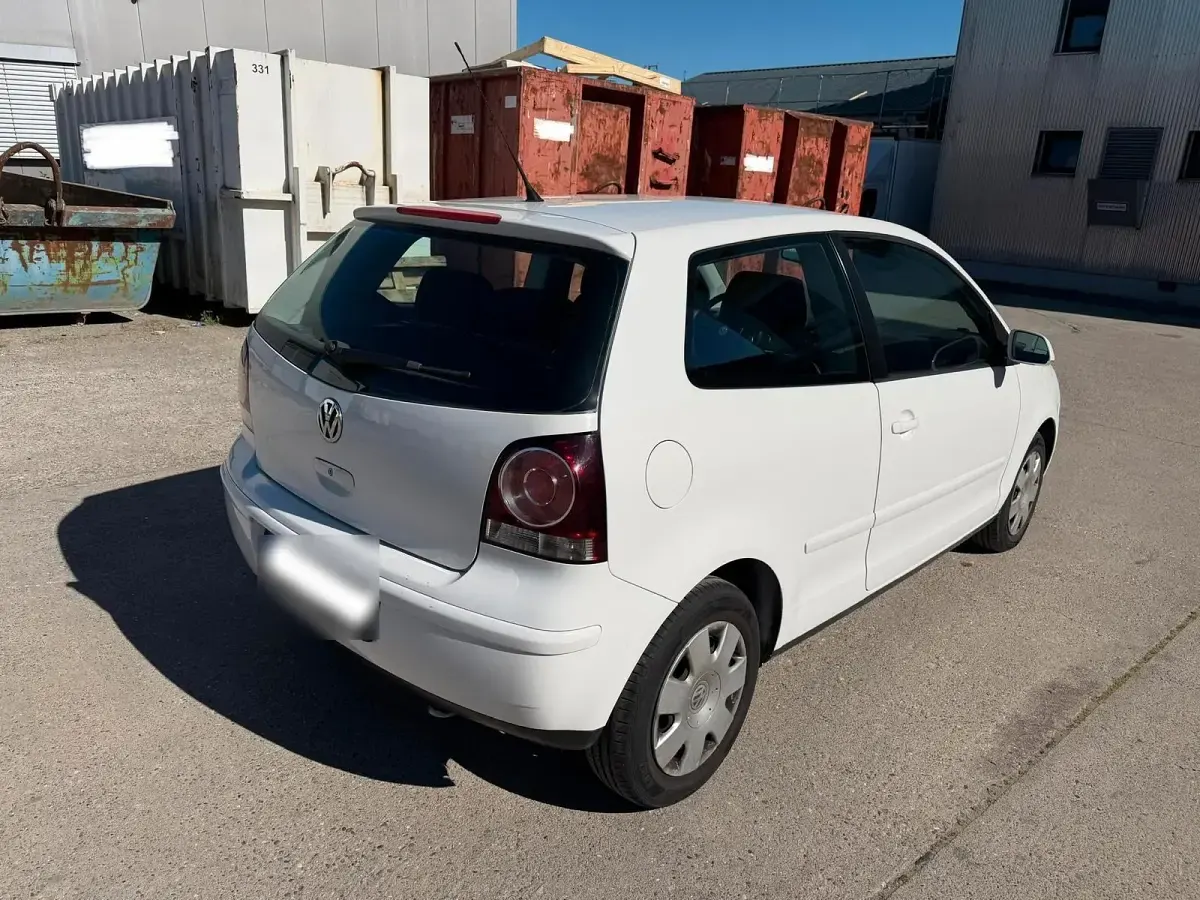 Gebraucht VW Polo 64 PS (47 kW) 2006 Weiß Kleinwagen