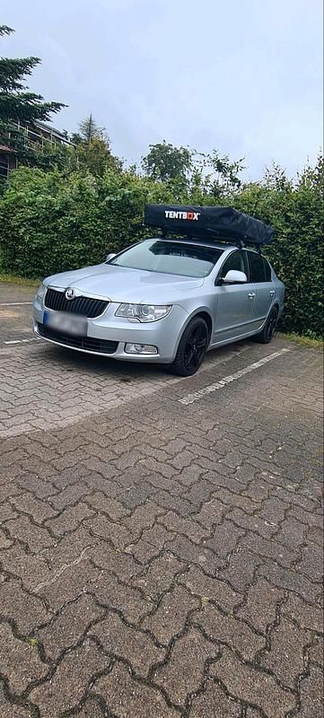 Gebraucht Skoda Superb 160 PS (117 kW) 2009 Silber Limousine