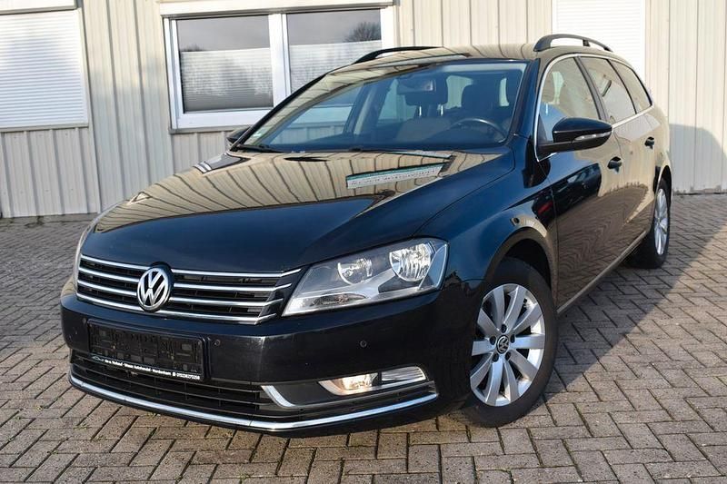 Schwarz Gebraucht 2014 VW Passat Comfortline Kombi | 8.700 € (Fairer Preis) - Bild 1/4