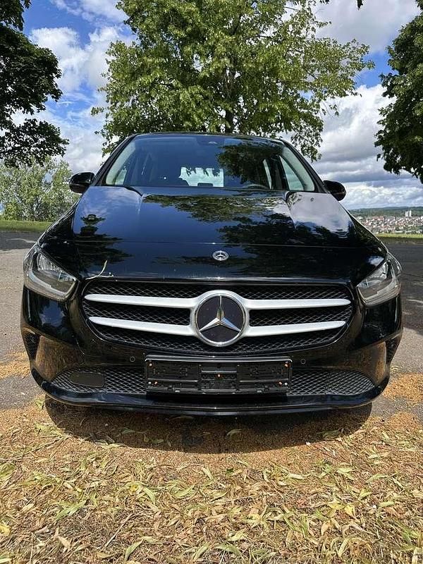 Gebraucht Mercedes B250e 160 PS (117 kW) 2022 Schwarz Van / Kleinbus